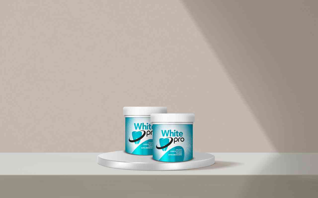 Scopri come ottenere denti bianchi e un sorriso brillante in modo sicuro con White Pro