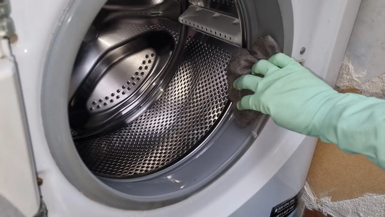 L’errore che fanno tutti nel pulire la lavatrice: ecco come fare un lavaggio a vuoto correttamente